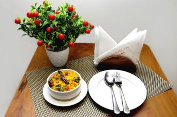 Best Restaurants in Gomti Nagar | Springz by All Seasons Stay Lucknow