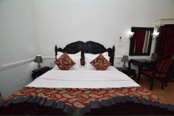 Book /MPT /Hotel /Rock & Manor /Pachmarhi - MPTDC - Asia - Hotels & Resorts,