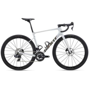 2026 Giant Defy Advanced Pro 1 Road Bike (KINGCYCLESPORT)