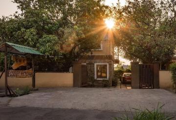 8 BHK Luxury Villa in Jim Corbett for Big Family and Group Stays