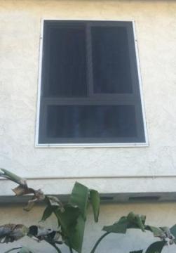 Gutter Cleaning in Tustin