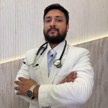Gallery | Clinic Moments & Patient Education – Dr. Ankush Garg