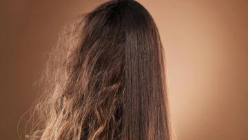 Frizzy Hair Guide: Causes, Fixes & Expert Tips for Smooth, Frizz-Free Hair