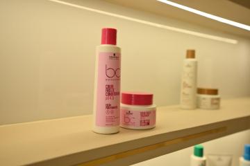 Does non-surgical hair replacement have to look obvious?