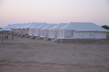 Best Desert Camp in Jaisalmer for Comfortable & Scenic Desert Stay