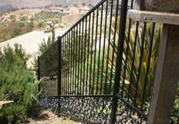Cedar Fencing Near Santa Ana