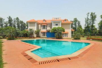 Why Are Delhi NCR Investors Shifting from Apartments to Farmhouses in Noida?