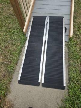 Aluminum wheelchair ramps