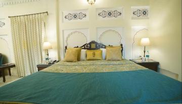 Book MPT Sheesh Mahal Orchha - MPTDC - Asia - Hotels & Resorts.