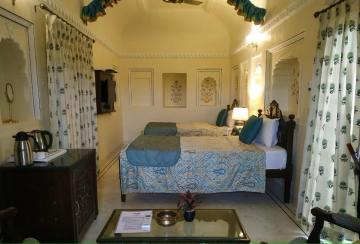 Book MPT Sheesh Mahal Orchha - MPTDC - Asia - Hotels & Resorts.