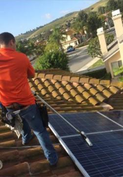 Disappearing Screens Near Anaheim