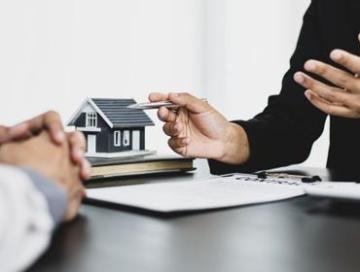 Business & corporate law attorney in Cleveland, OH