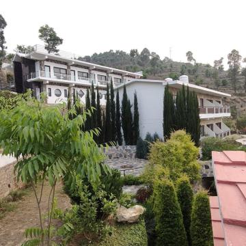 Best Hotel in Almora with Himalayan View | Book The Vegan Hill