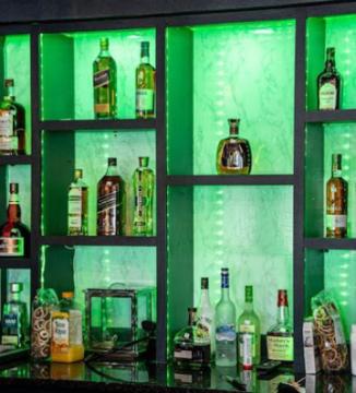 Restaurant with live music in Sterling, VA