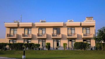 Luxury Resorts Near Delhi NCR for Premium Weekend Stays