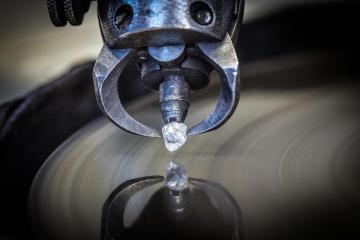 Diamond Cutting Polishing in Surat