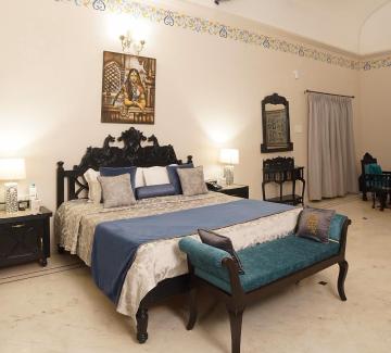 Book MPT Sheesh Mahal Orchha - MPTDC - Asia - Hotels & Resorts.