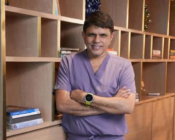 Dr. Muffazal Lakdawala | Leading Bariatric & Robotic Surgeon in India