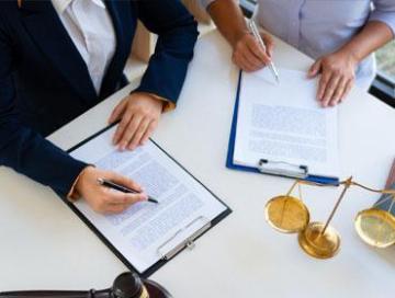 Business & corporate law attorney in Cleveland, OH