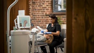 Emergency Dentist Canarywharf