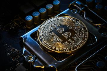 The Rise of Crypto Arbitrage Bots: How Automated Trading Is Reshaping the Digital Asset Market