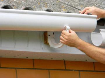 Seamless Gutter Installation Granbury TX for Better Water Flow