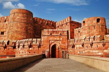 Delhi to Agra One Day Tour by Bus