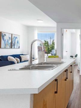 White Quartz Suppliers and manufacturers, Quartz Wholesalers in India