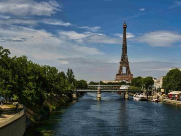 Family-Friendly France Tour Package Covering Top Attractions