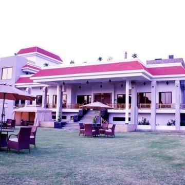 Resorts Near Jaipur for Relaxing Short Breaks