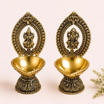 Brass Diya For Pooja to Enhance Your Home Temple Decor