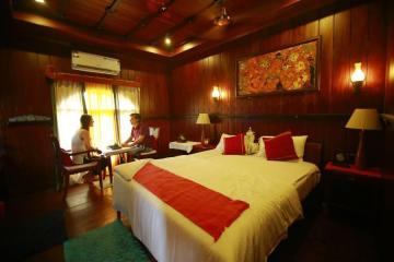 Book Premium Luxury Houseboat in Alleppey | India Vacationz