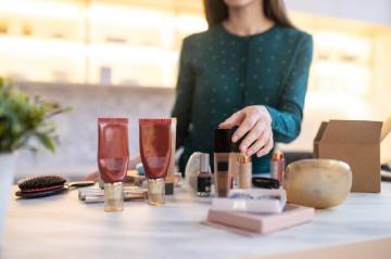 Private Label vs Branded Cosmetics: What's Best for You