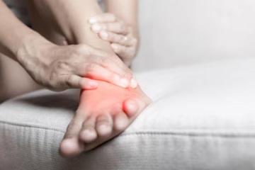 Complete Heel Bone Pain Treatment for Pain-Free Living – CuraFoot