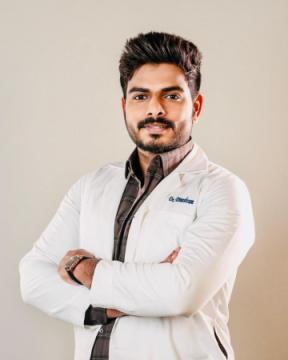 Best Robotic Knee Replacement Surgeon in ECR-Dr. Dineshram Devakumar MBBS