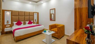 Best Hotel near BLK Hospital