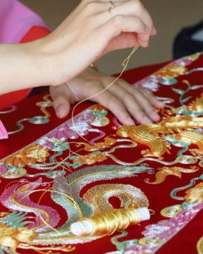 How Textile Designers Collaborate with Fashion Brands and Export Houses in India