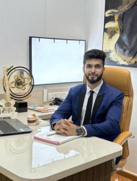 Spine Surgeon for Minimally Invasive Surgery in Mumbai | Dr. Sarthak Kadakia