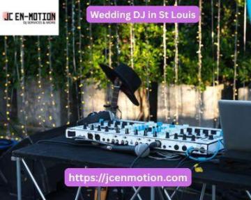 Wedding DJ in St Louis Offering Professional Music Services