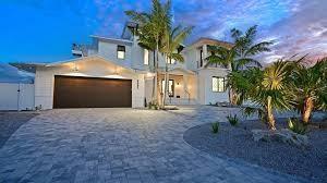 Redefine Your Island Stay with Anna Maria Island Luxury Accommodations